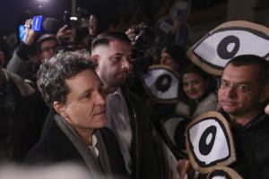 FOTO - Protest la Cotroceni legat de şefia marilor parchete. Nicuşor Dan, către manifestanţi: „Am de 100 de ori mai multe informaţii decât aveţi dumneavoastră”