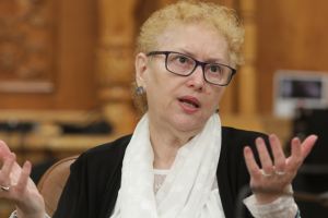 Avocatul Poporului a atacat la CCR ordonanţa Guvernului privind concedierile din administraţia publică