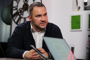 Preşedintele AUR Reşiţa: „Nu am făcut nicio alianţă în Consiliul Local. Votăm pentru oameni!”