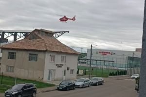Elicopterul SMURD chemat de urgenţă la Botoşani pentru un bărbat în stare gravă