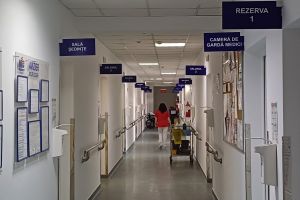 VIDEO Scapă de birocraţie! Medicii de la Spitalul Judeţean Botoşani vor înlocui pixul cu tableta