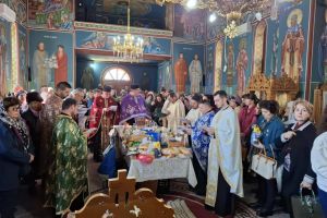 Taina Sfântului Maslu, oficiată la biserica din cadrul Spitalului Judeţean