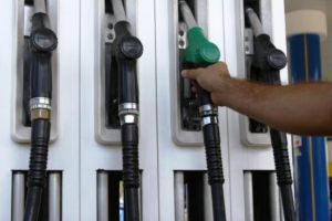 Guvernul analizează reducerea accizei la carburanţi | Ministrul Energiei: „Preţul nu trebuie să ajungă la două cifre”
