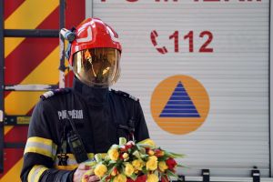 Mesaj de 8 Martie al pompierilor sibieni: „În spatele fiecărei intervenţii se află femei care ne sunt sprijin”