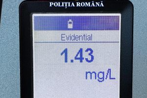 Bărbat reţinut după ce a fost prins conducând băut pe DN2–E85
