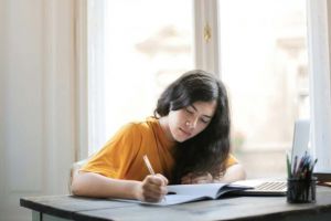 De la tipar la digital. Concursul „Memoria presei” invită autorii să exploreze istoria jurnalismului