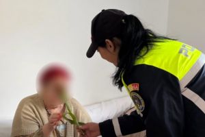 MAI a adus zambete si flori de Ziua Internationala a Femeii (VIDEO)