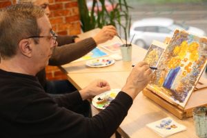 Expoziţie de pictură realizată de seniori, la Biblioteca Judeţeană „Gheorghe Șincai” din Oradea (FOTO)