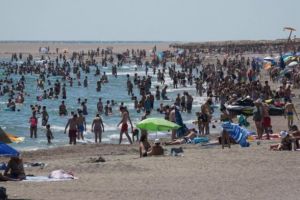 Patronatele din turism avertizează: birocraţia poate bloca deschiderea sezonului estival pe litoral la 1 Mai