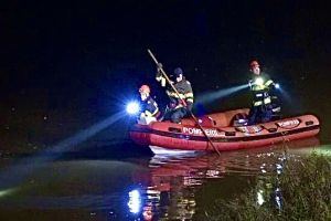 Căutări în râul Argeş. O persoană posibil înecată