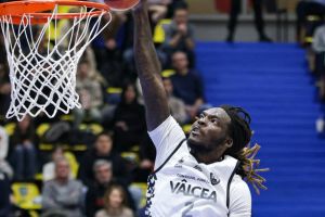 CS Vâlcea câştigă din nou duelul cu Corona Braşov, după un final de meci excelent