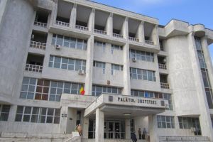 Bărbat condamnat pentru consum ilicit de droguri, trimis să muncească în folosul comunităţii la primărie sau la grădiniţă