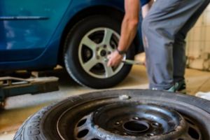 Schimbarea anvelopelor de iarnă în 2026. Când este momentul legal şi sigur pentru trecerea la cele de vară