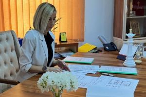 Ioana Drugan: Primarul care ascultă Inimi şi construieşte visuri în Hălchiu.  O poveste de mamă şi lider