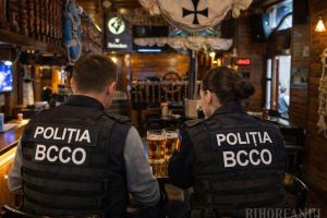 Sub acoperire în Columbus: Doi poliţişti de la BCCO Oradea prinşi în... tentativă de sex în local!