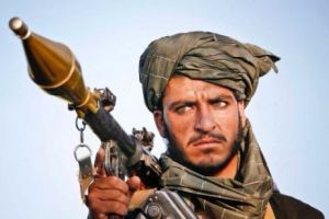 Afganistan: 17 soldaţi au fost ucişi de către talibani 