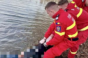 Acum! Persoană găsită fără viaţă în râul Argeş