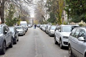 Scandal mare pe parcare: Noul sistem de atribuire a parcărilor de domiciliu în Oradea provoacă nemulţumiri