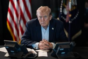 Explozie pe piaţa petrolului: peste 100 de dolari pe baril. Donald Trump spune că este „un preţ foarte mic de plătit...”