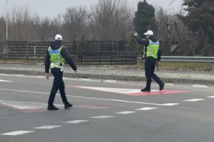 Amenzi de sute de mii de lei şi zeci de permise auto reţinute, weekend-ul trecut, de poliţiştii din Olt