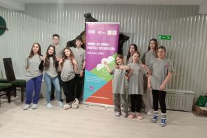 ,,Umbre şi Lumină: Fratele meu invizibil” – un proiect care dă voce adolescenţilor rămaşi în umbra bolii