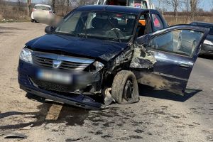 FOTO Accident cu patru victime la Botoşani! Impact violent între două maşini