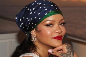 Focuri de armă trase în casa Rihannei din Los Angeles. O femeie a fost reţinută