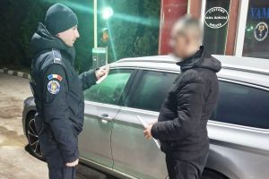FOTO Autoturism furat din Danemarca, oprit la Botoşani