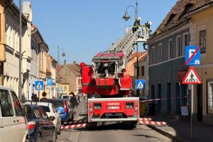 Stradă din centrul Sibiului, închisă complet. Pompieri şi poliţişti în zonă / video, foto
