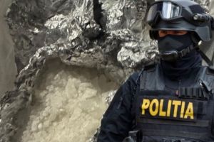Flagrant în judeţul Satu Mare. ,,Afacere” cu droguri, stricată de procurori de 8 Martie: doi indivizi în arest