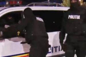 Gelozie dusă la extrem! Minoră din Albeni, ameninţată cu moartea şi băgată de iubitul ei în portbagajul maşinii