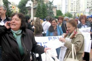 Sindicalişti din Învăţământ – protest în Piaţa „Vasile Milea”