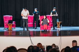 Șansa de a deveni actor: Se înfiinţează o trupă de teatru de amatori la Băile Felix. Audiţii deschise pentru oricine are curaj să urce pe scenă (VIDEO)