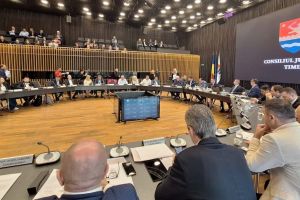 Drept la replică din partea CJT privind articolul „Cum arată reorganizarea administraţiei judeţene promisă de Simonis. Din 500 de concedieri anunţate la CJ Timiş, doar 241 sunt confirmate”