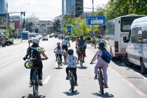 Conferinţă la Sibiu despre cum ar trebui să ajungă elevii la şcoală în viitor