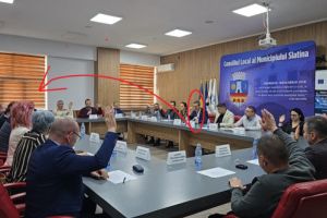 Eliminarea cotelor adiţionale pe care primarul Slatinei le-a introdus în taxele locale, ideea PSD. Cum fură De Mezzo ideile social-democraţilor