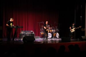 VIDEO: Ziua Femeii la Reghin, pe acordurile trupei Compact