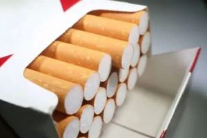 A ajuns în arest pentru un pachet de ţigări