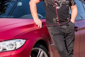 Un afacerist, condamnat la Botoşani, a păcălit un preot cu 43.000 lei. Cu poveşti lacrimogene a înşelat peste 100 de oameni