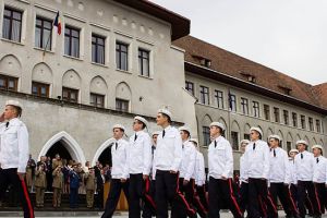 Au început înscrierile pentru colegiile militare