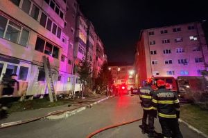 Improvizaţia care a dus la tragedie: Cum a izbucnit incendiul care a dus la moartea unui bătrânel pe strada Siretului