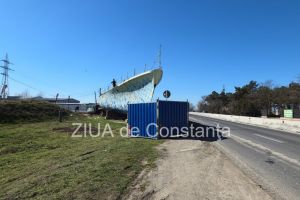 FOTO+VIDEO: Dispare gardianul de fier al Constantei. Imagini cu dezafectarea primei nave-simbol de pe traseu
