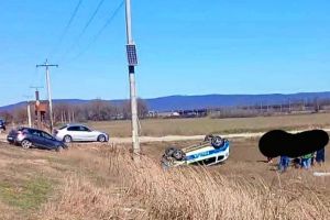ULTIMA ORĂ Maşină de poliţie răsturnată la Adjud!