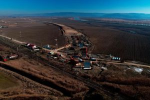 Imagini de pe Autostrada Moldovei A7: lucrări la viaductul feroviar Nicolae Bălcescu, pe lotul Faraoani – Bacău Sud