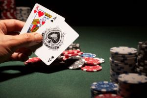 Istoria fascinantă a jocului de blackjack şi evoluţia sa digitală