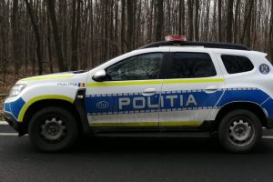 Peste 60 de maşini trase pe dreapta la Darabani. Șoferii prinşi pe picior greşit, sancţionaţi de poliţişti