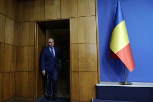 Ilie Bolojan apără la CCR măsurile din reforma administraţiei contestate de Avocatul Poporului. Argumentele premierului, inclusiv pentru suspendarea permiselor