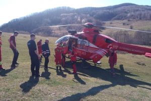 Elicopter de la SMURD Târgu Mureş solicitat la un accident în judeţul Bistriţa Năsăud