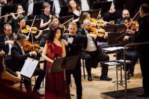 Concert de Ziua Femeii, la Filarmonica de Stat Târgu Mureş