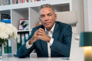 Dragoş  Anastasiu: „Un autocar scoate 30 de maşini de pe drum. Problema este ca statul să nu mai încurce transportul”